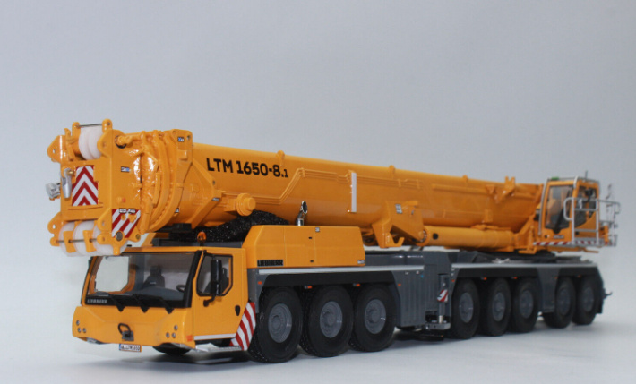 Liebherr LTM 1650-8.1